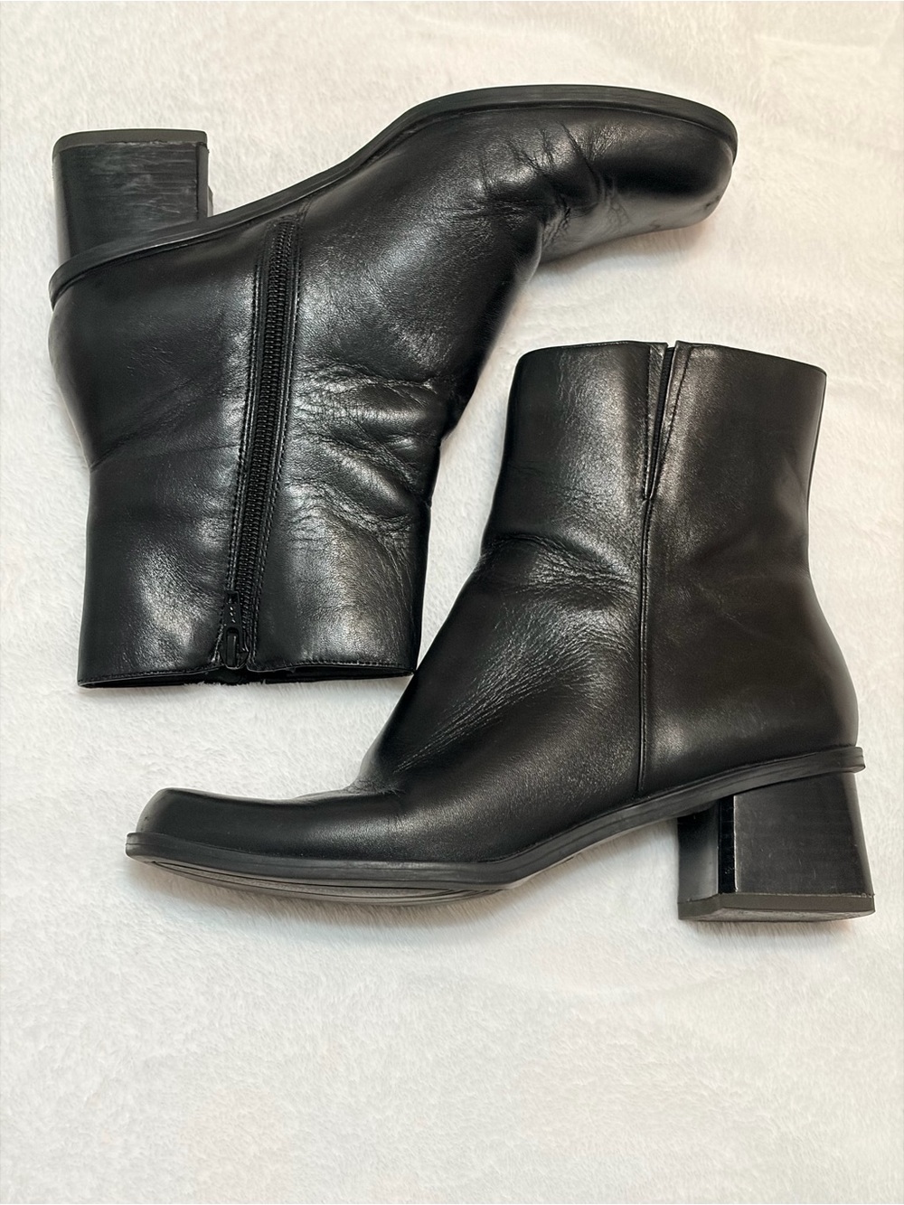 Women's Black Leather Ankle Boots - Classic Zip-Detail